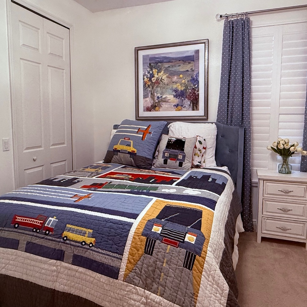 Pottery Barn Full/Queen Train Quilt Set